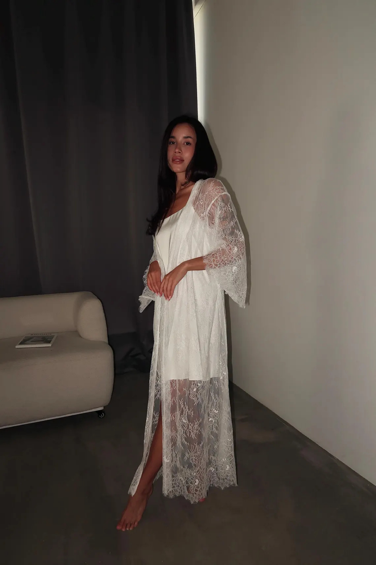 Dantel Uzun Sabahlık & İpeksi Saten Gecelik Takımı