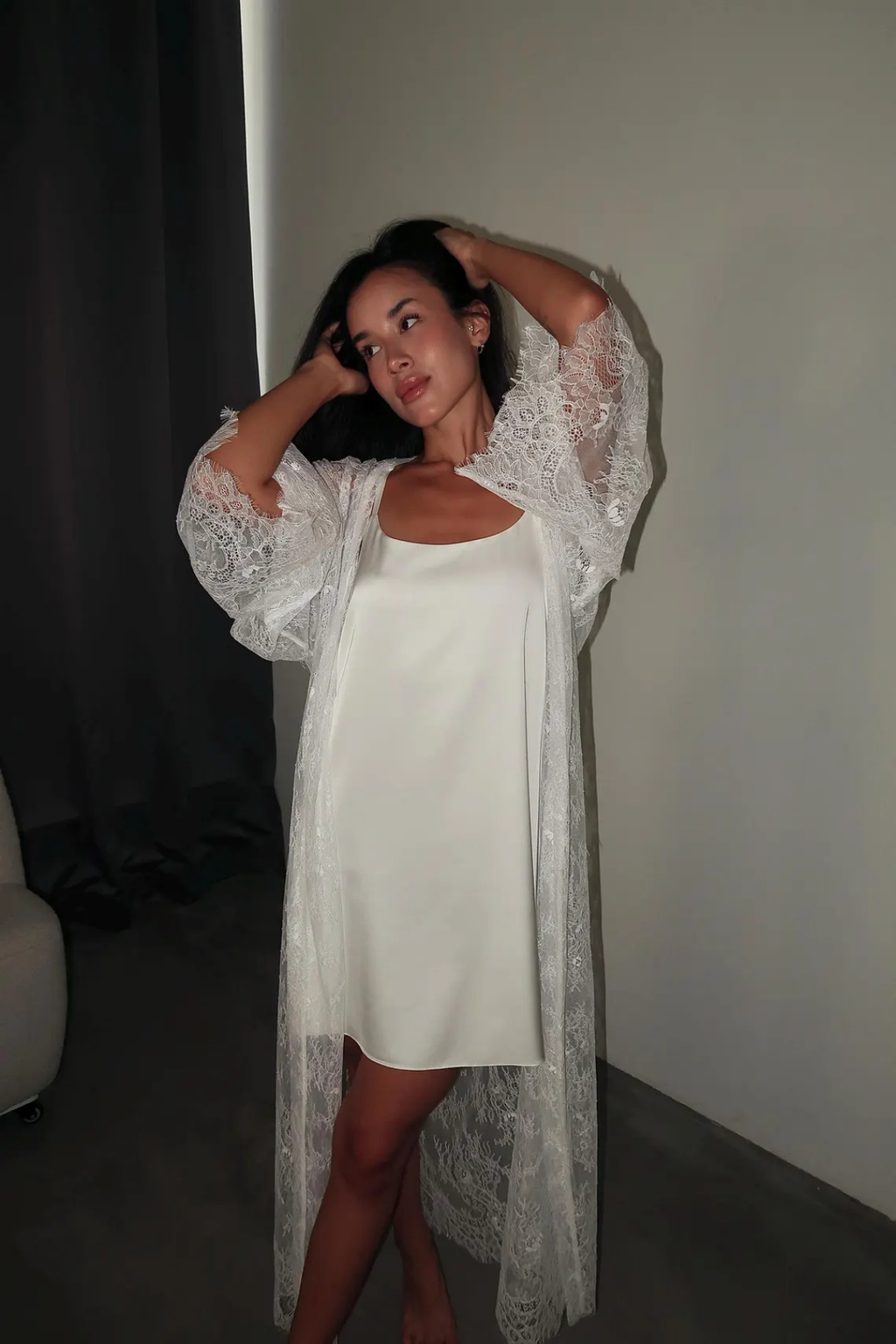 Dantel Uzun Sabahlık & İpeksi Saten Gecelik Takımı