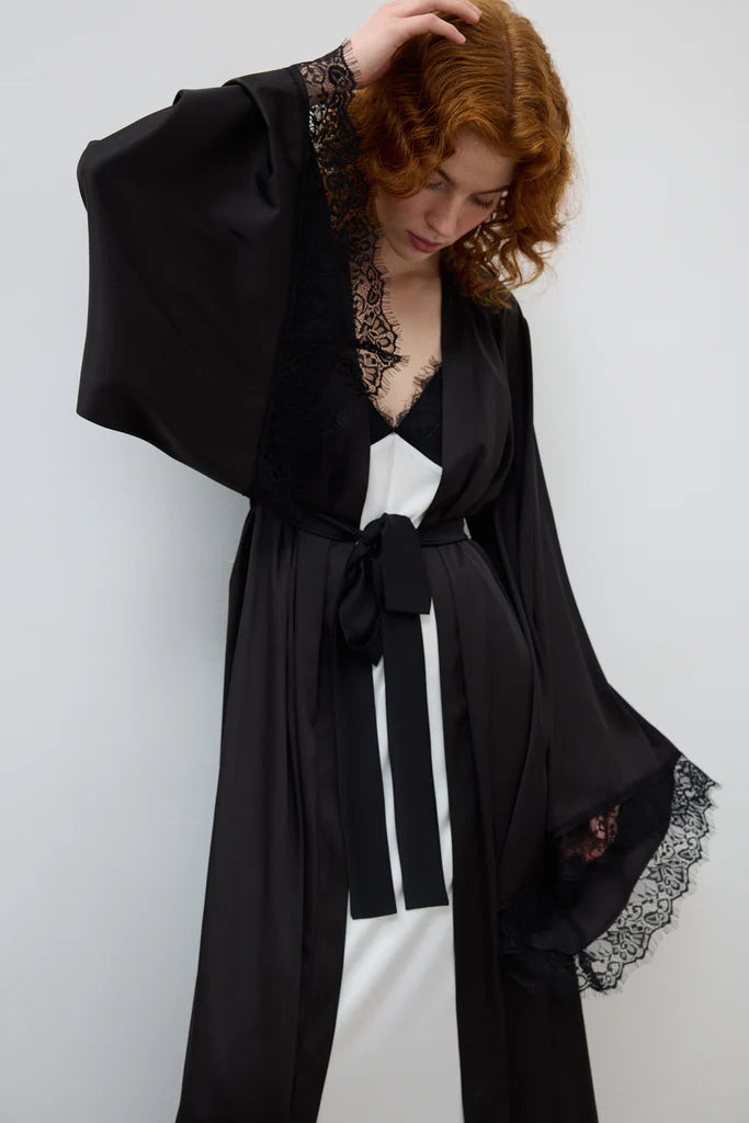 İpeksi Saten Kolları Dantelli Uzun Sabahlik