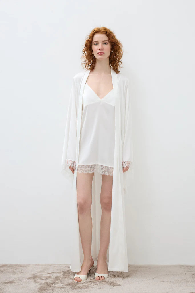 İpeksi Saten Kolları Dantelli Uzun Sabahlik