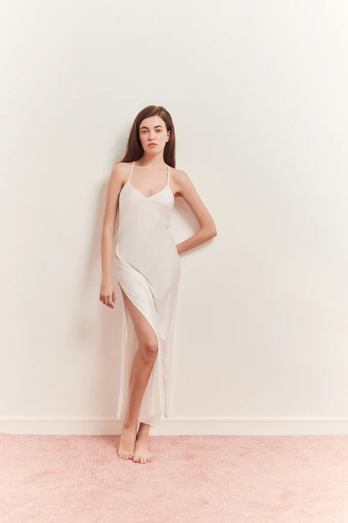 Uzun Gecelik Yan Yırtmaçlı İpek Saten