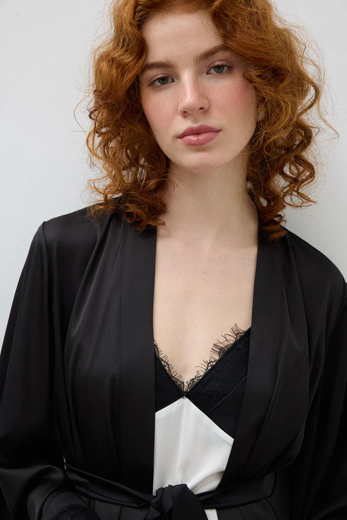 İpeksi Saten Kolları Dantelli Uzun Sabahlik