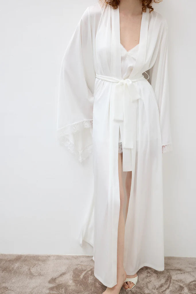 İpeksi Saten Kolları Dantelli Uzun Sabahlik